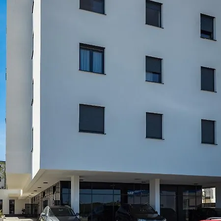 Lubrinija Apartment *