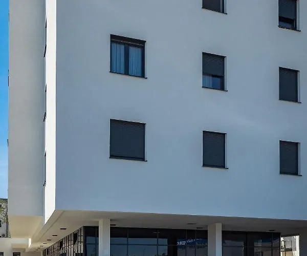 Lubrinija Appartement *